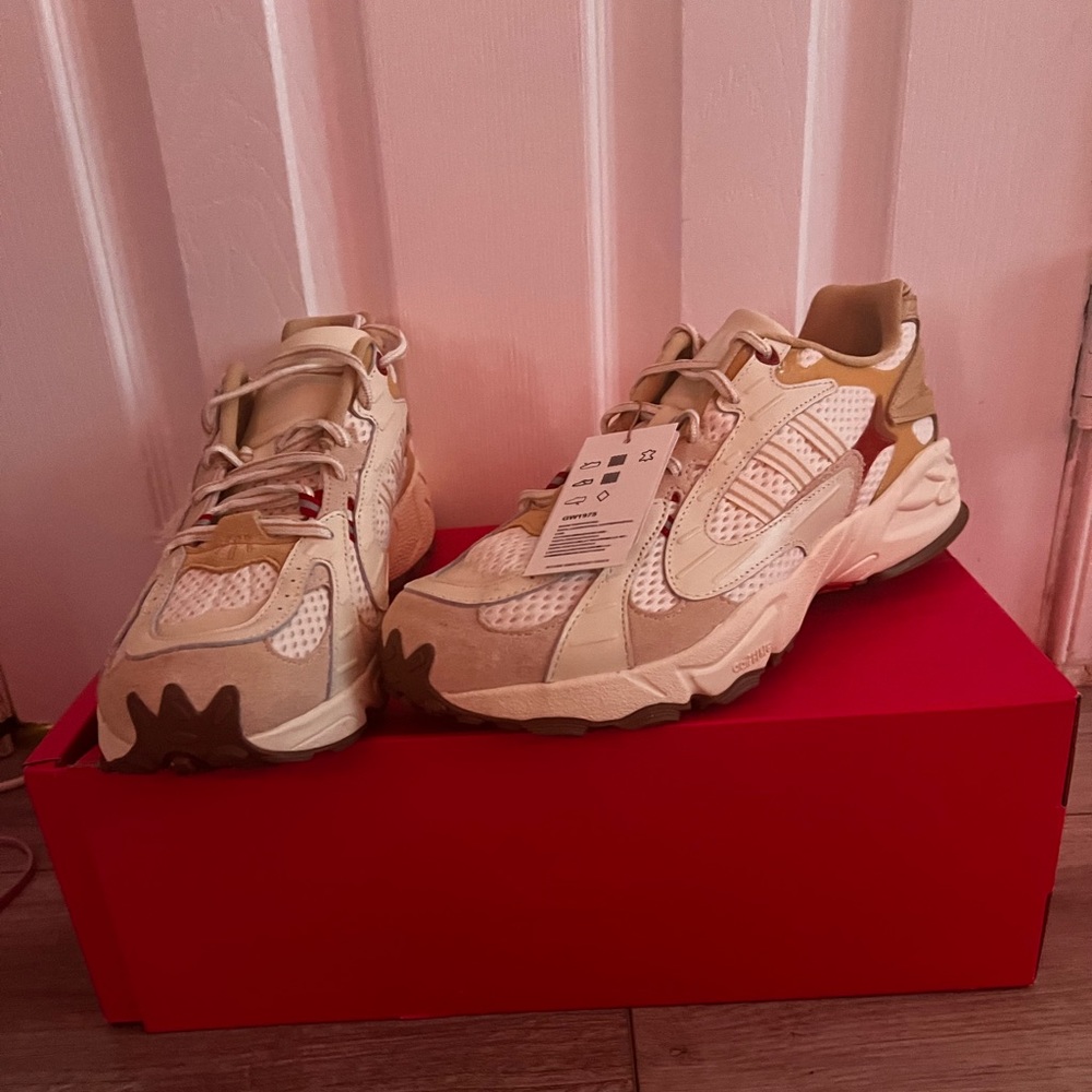 Brand New - Limited Edition - Ivy Park Valentines Day edition